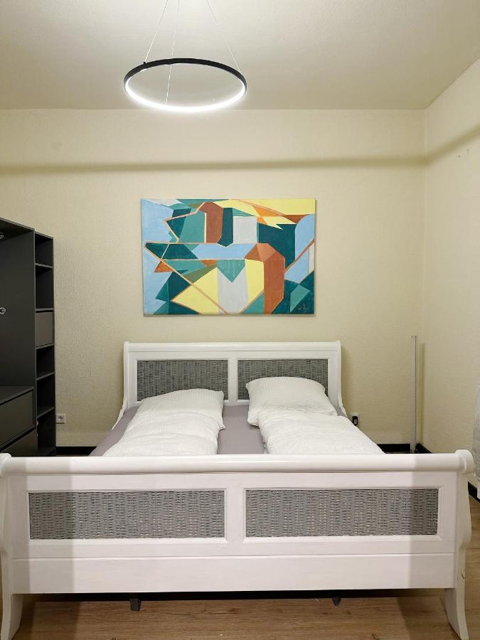Igo Apartment 2 Schlafenzimmer Mit Waschmaschine Trockner Haustier Rheinufer 5Min Netflix Disney Plus 17-6 Duisburg Bagian luar foto