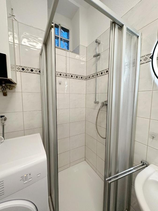 Igo Apartment 2 Schlafenzimmer Mit Waschmaschine Trockner Haustier Rheinufer 5Min Netflix Disney Plus 17-6 Duisburg Bagian luar foto